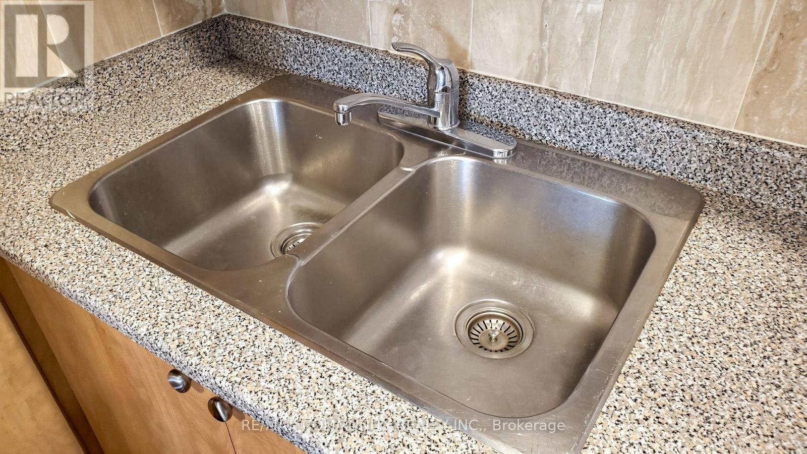 Basement - 5 Mugford Crescent N, Brampton, Ontario L6Y 6A7 - Photo 12 - W13598980