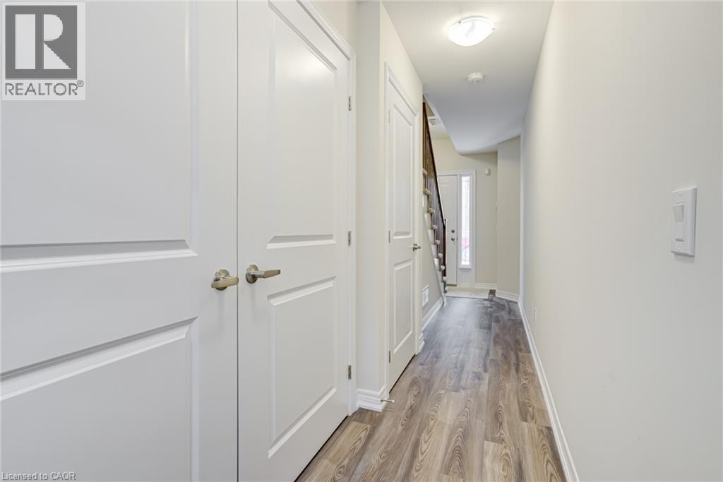 19 Picardy Drive Unit# 22, Stoney Creek, Ontario  L8J 2T7 - Photo 3 - 40850422