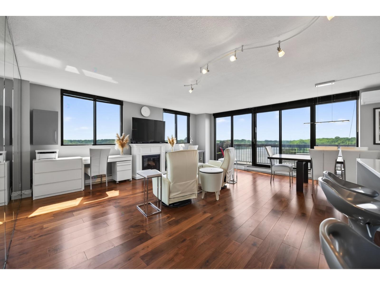 4560 Prom. Paton|#802 Laval (Chomedey) Quebec Canada H7W4W2 4