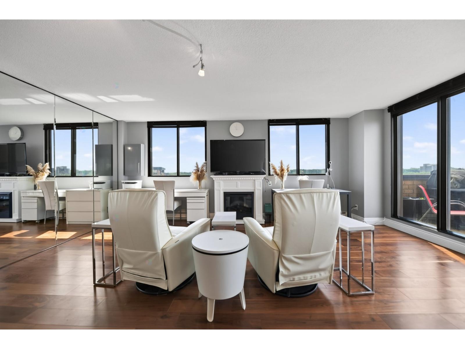 4560 Prom. Paton|#802 Laval (Chomedey) Quebec Canada H7W4W2 5
