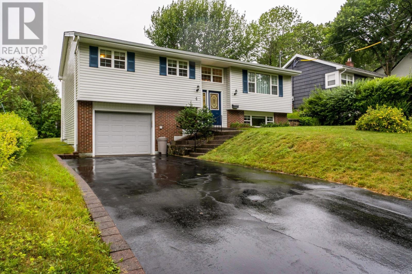 4 Meadowview Drive, Bedford, Nova Scotia  B4A 2C3 - Photo 1 - 202618426