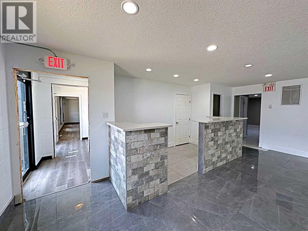 8127 Fraser Avenue, Fort Mcmurray, Alberta  T9H 1W5 - Photo 3 - A2111564