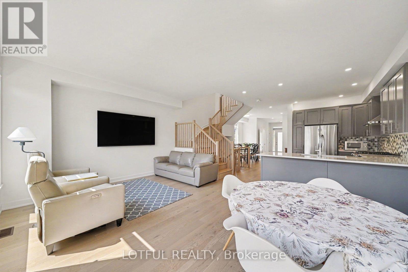 56 Heirloom Street, Ottawa, Ontario  K4M 0K9 - Photo 4 - X13599136