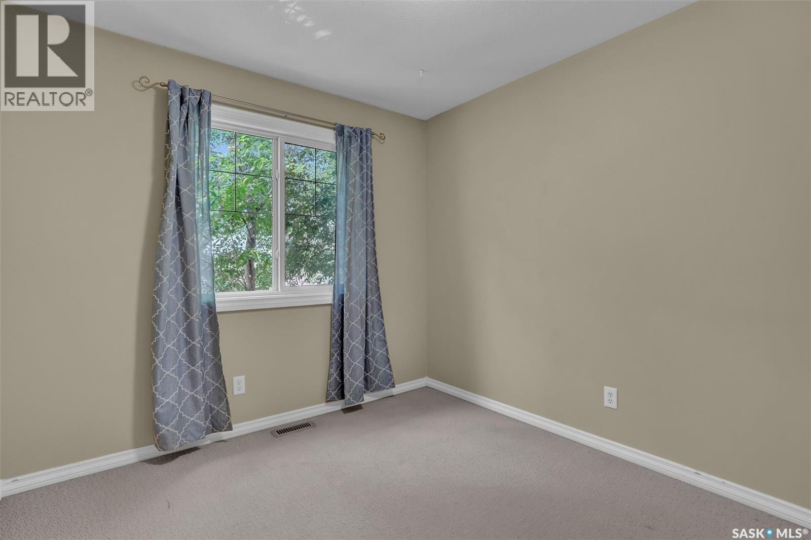 3876 Robinson Street, Regina, Saskatchewan  S4S 3C6 - Photo 10 - SK043516