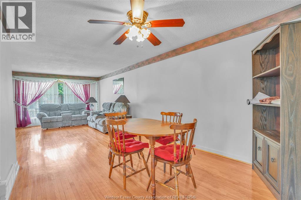 9703 Melville, Windsor, Ontario  N8R 1B4 - Photo 7 - 26017845