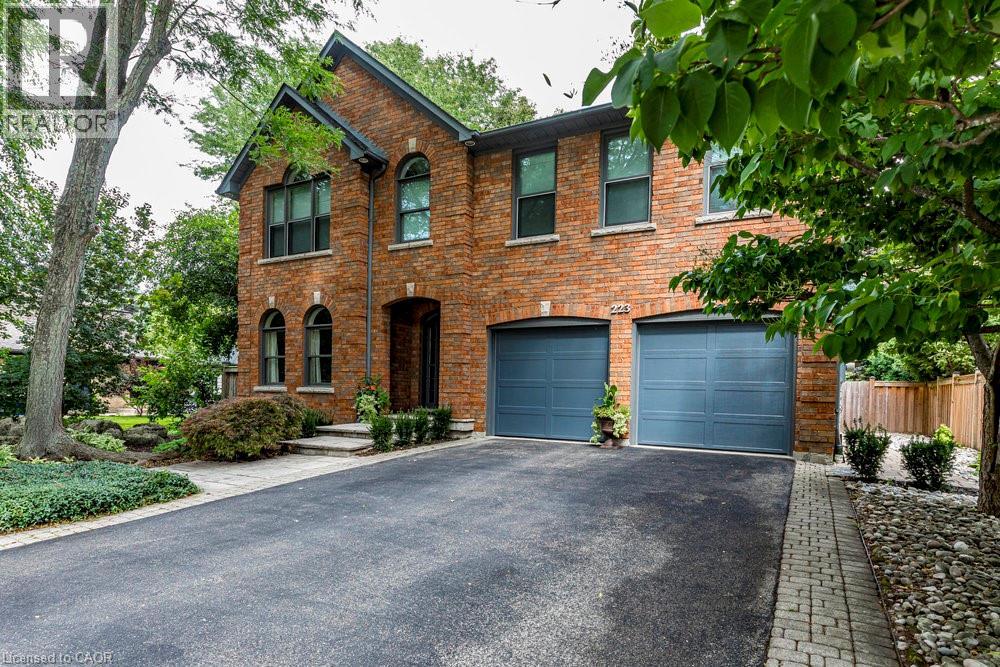 223 Briar Hill Crescent, Ancaster, Ontario  L9G 3M9 - Photo 1 - 40812054