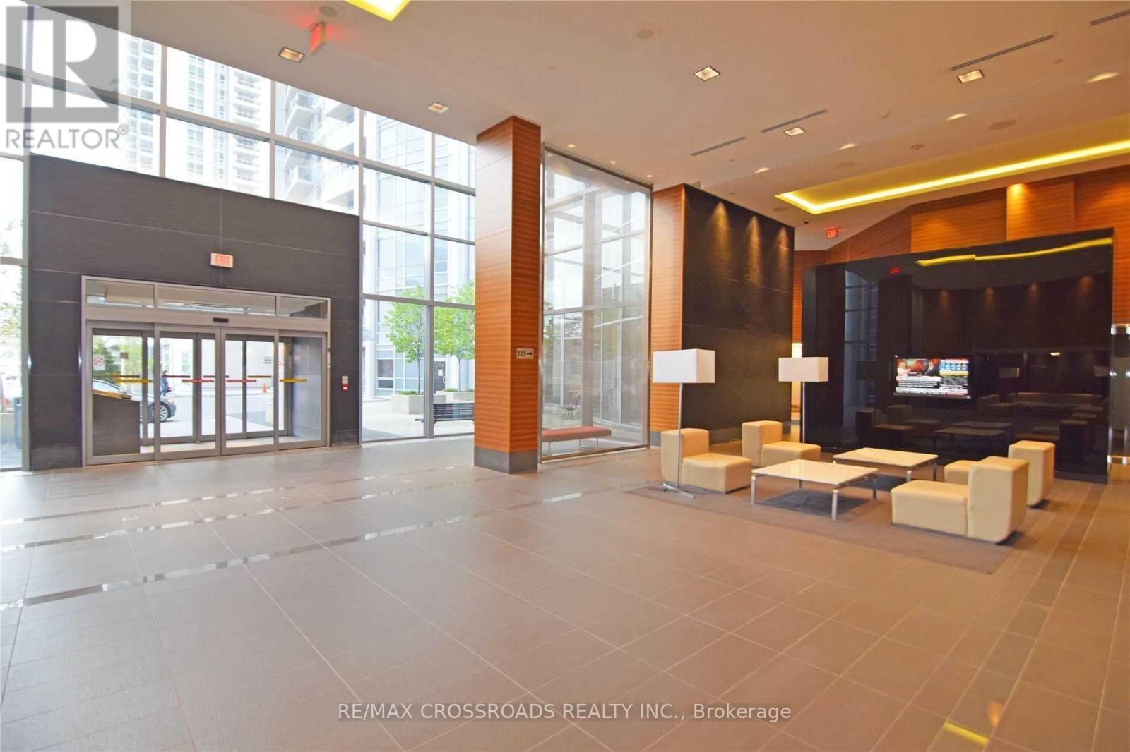 3326 - 135 Village Green Square, Toronto (Agincourt South-Malvern West), Ontario  M1S 0G4 - Photo 3 - E13599274
