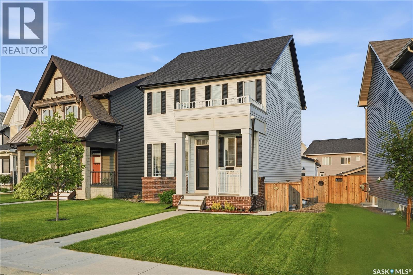 659 Secord Bend, Saskatoon, Saskatchewan  S7V 0M7 - Photo 2 - SK043096