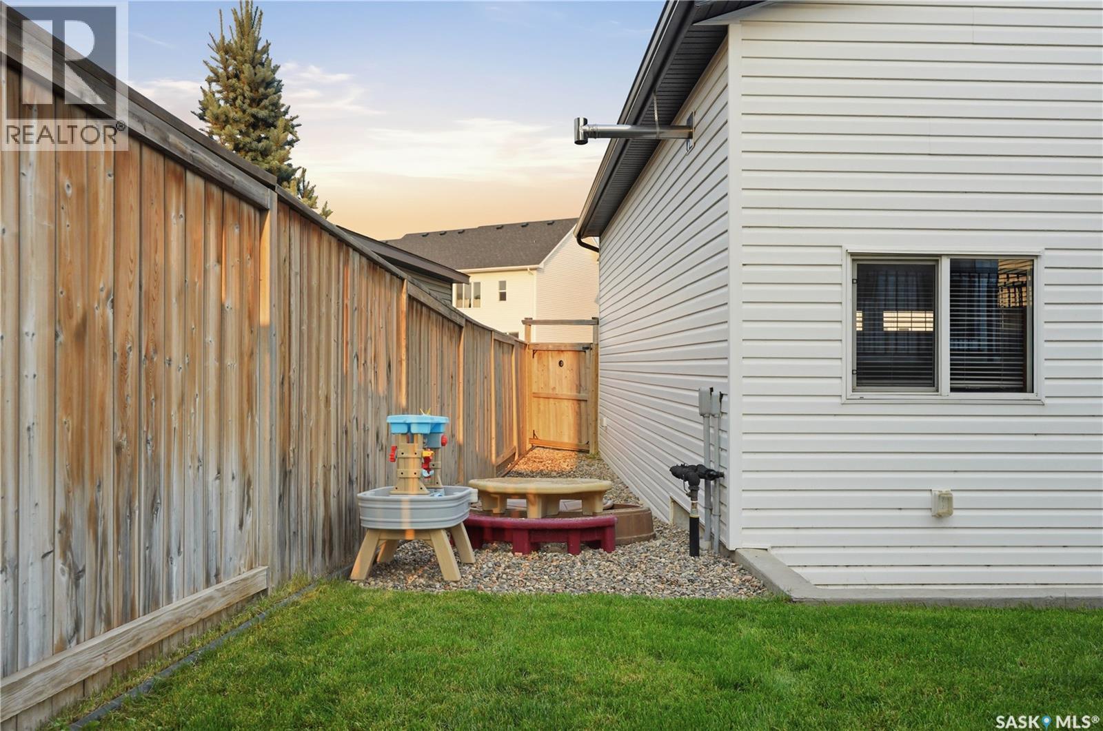 659 Secord Bend, Saskatoon, Saskatchewan  S7V 0M7 - Photo 45 - SK043096