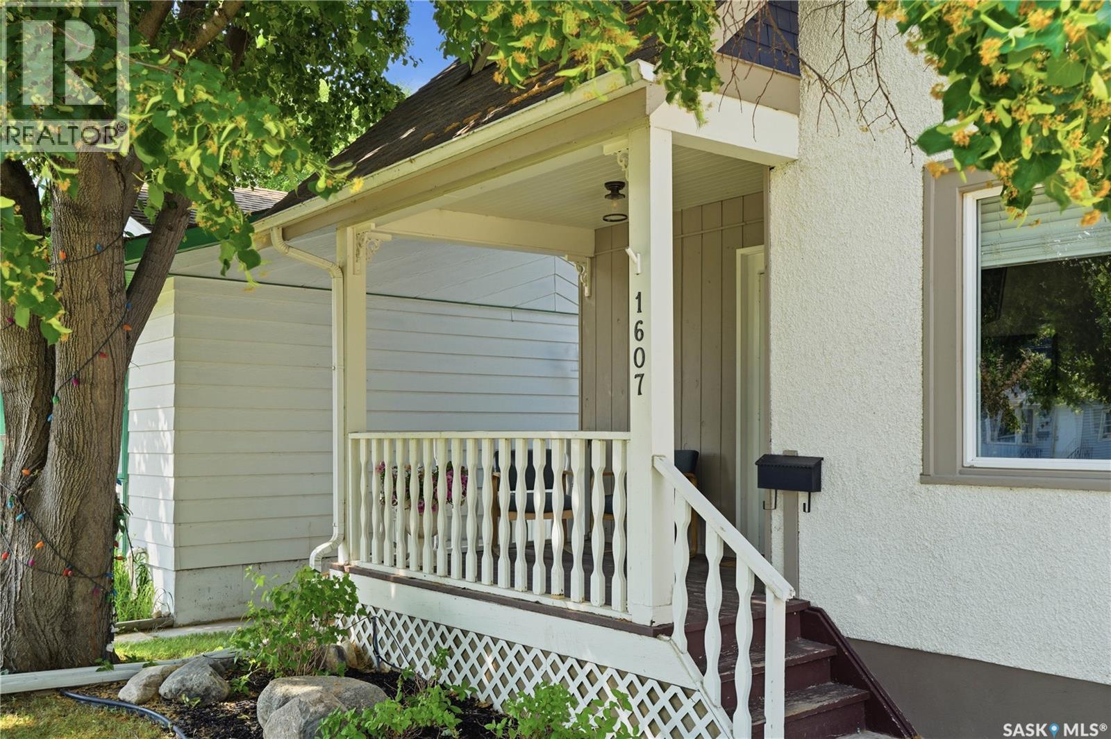 1607 Alexandra Avenue, Saskatoon, Saskatchewan  S7K 3C4 - Photo 4 - SK043522