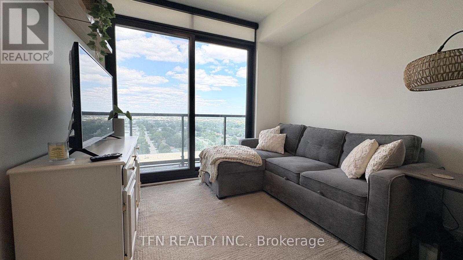 1611 - 86 Dundas Street E, Mississauga, Ontario  L5A 1W4 - Photo 3 - W13599252