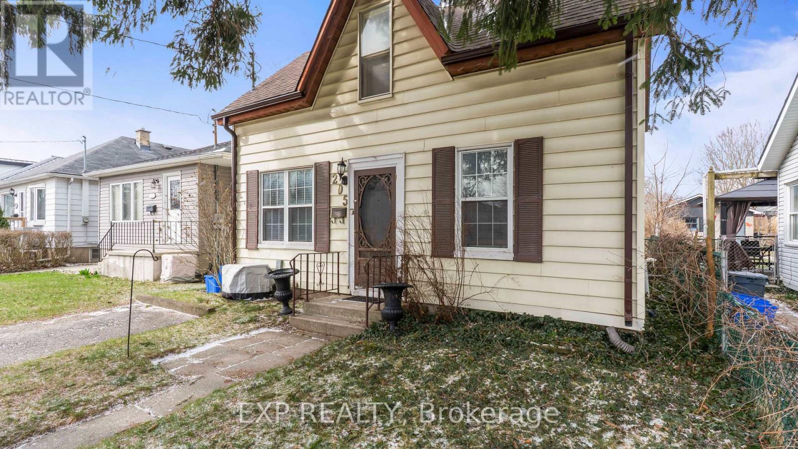 205 East Street, London East, Ontario  N5Z 2S1 - Photo 2 - X13599452
