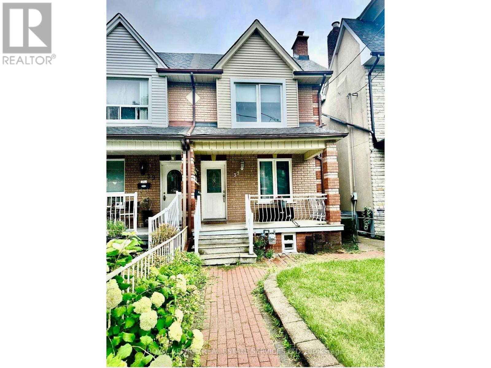 MAIN FLOOR - 37 GILLESPIE AVENUE, Toronto, Ontario