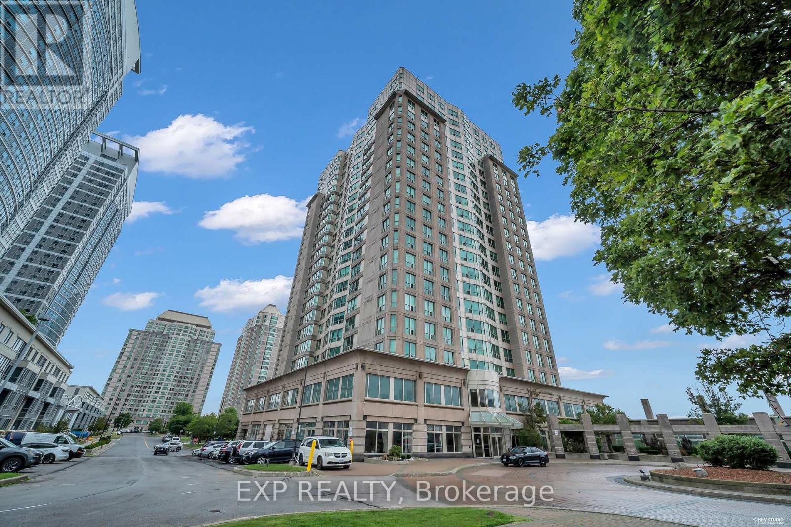 1016 - 8 LEE CENTRE DRIVE N, Toronto, Ontario