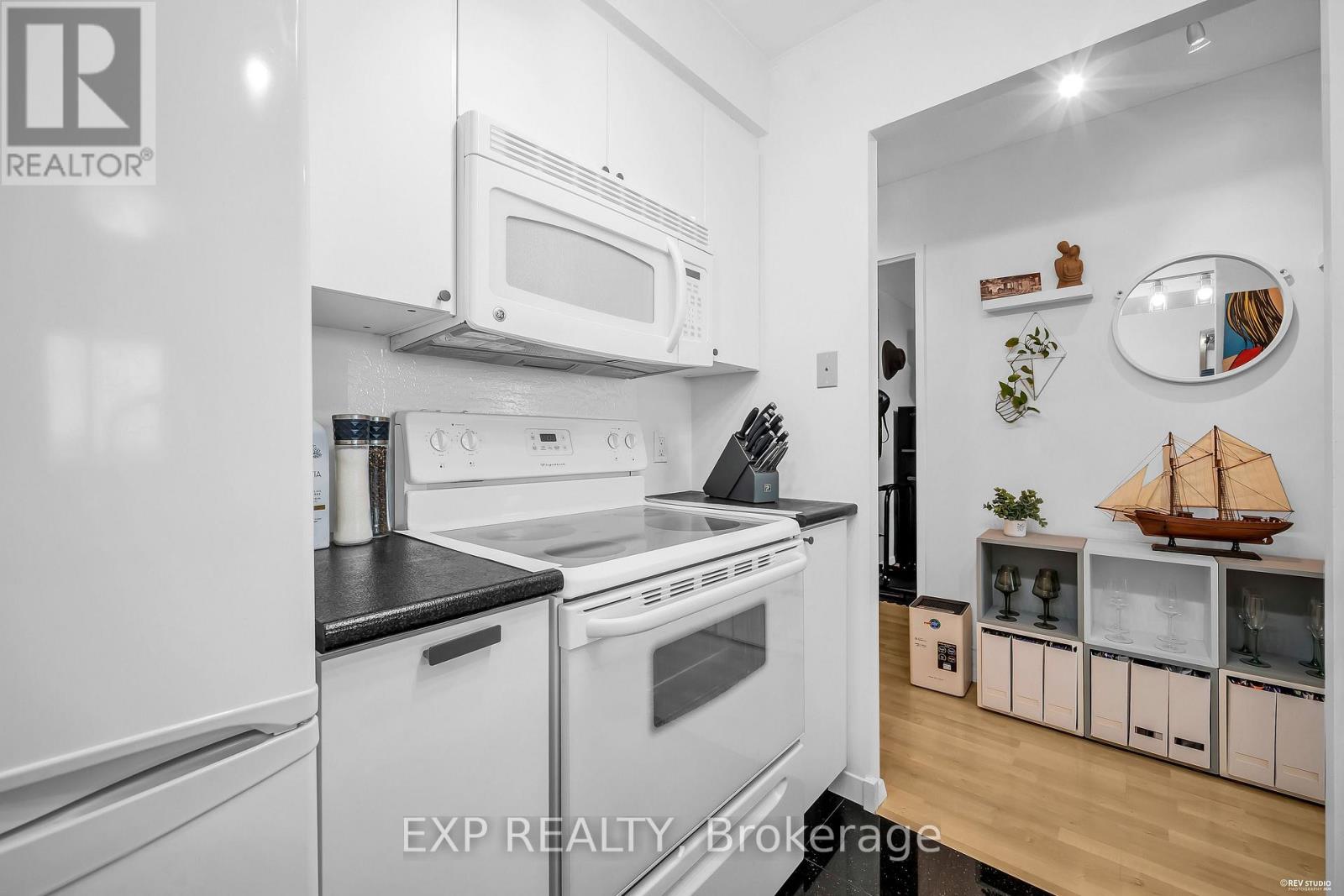 1016 - 8 Lee Centre Drive N, Toronto, Ontario  M1H 3H8 - Photo 16 - E13599474
