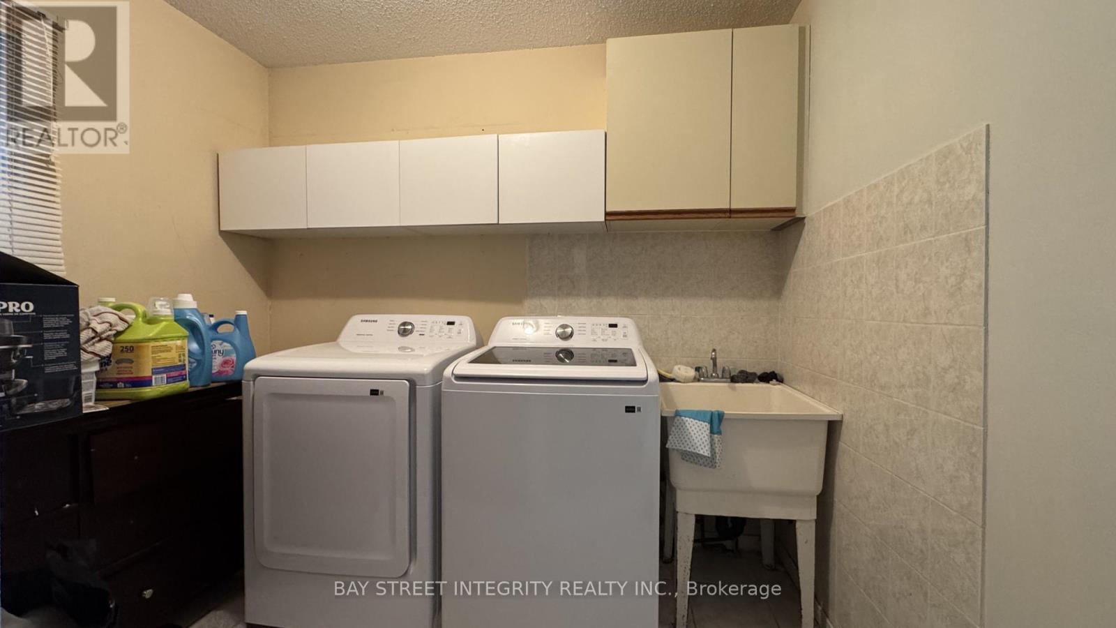 Upper - 2 Glenheather Terrace, Toronto, Ontario  M1B 5H3 - Photo 10 - E13599480
