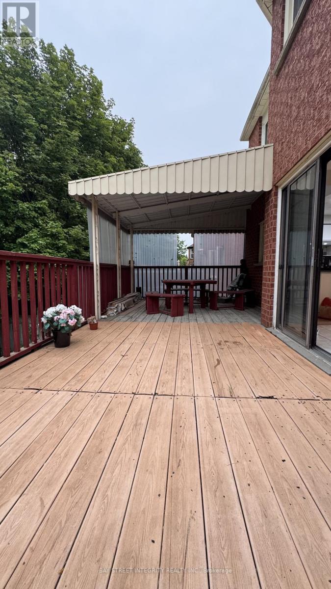 Upper - 2 Glenheather Terrace, Toronto, Ontario  M1B 5H3 - Photo 11 - E13599480