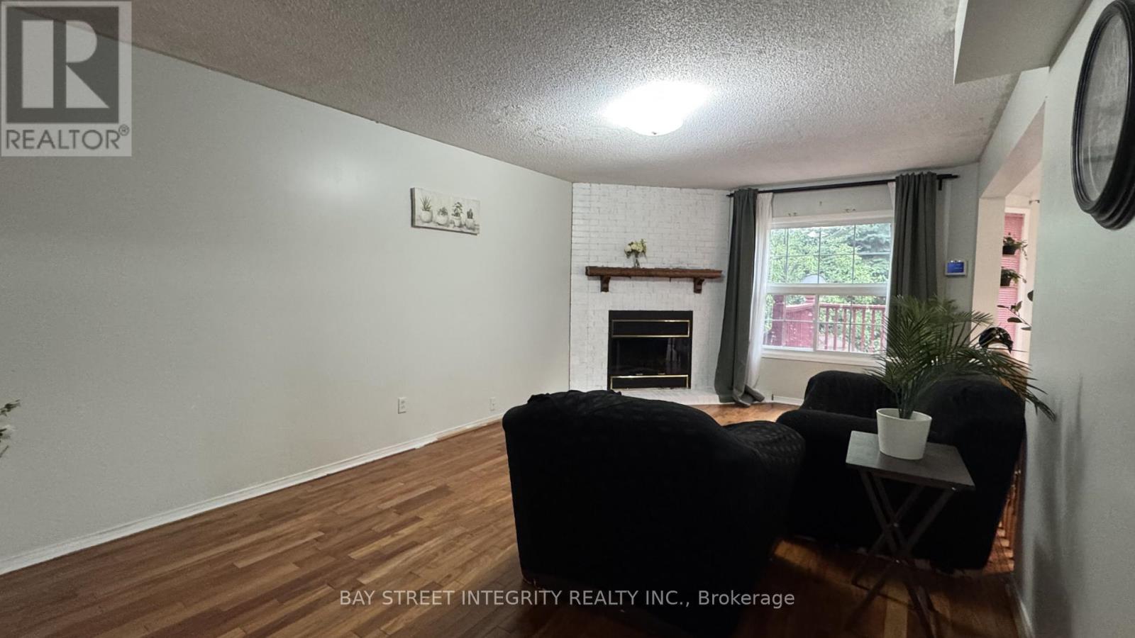 Upper - 2 Glenheather Terrace, Toronto, Ontario  M1B 5H3 - Photo 5 - E13599480