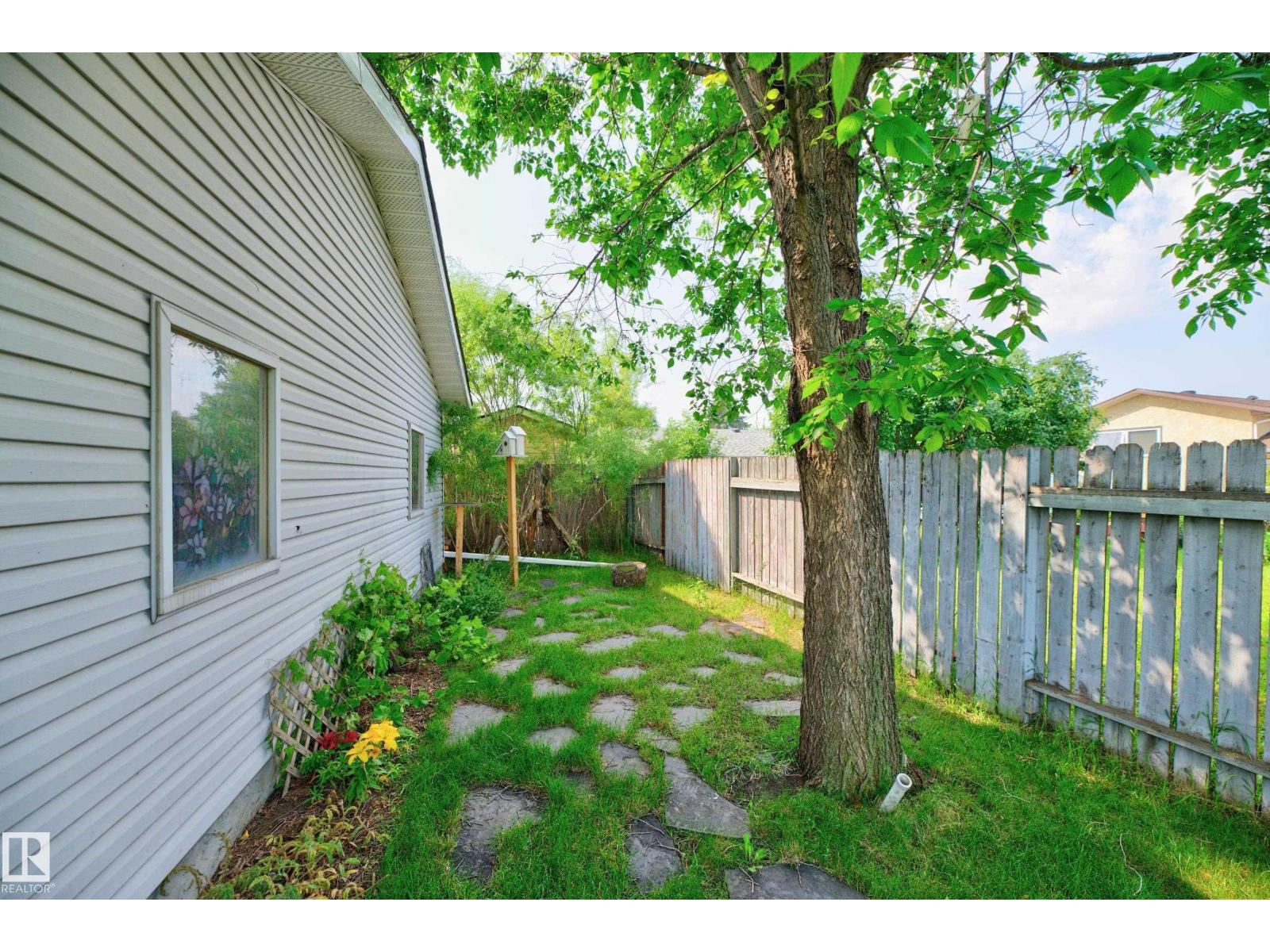 455 Huffman Cr NW, Edmonton, Alberta  T5A 4C7 - Photo 13 - E4500341