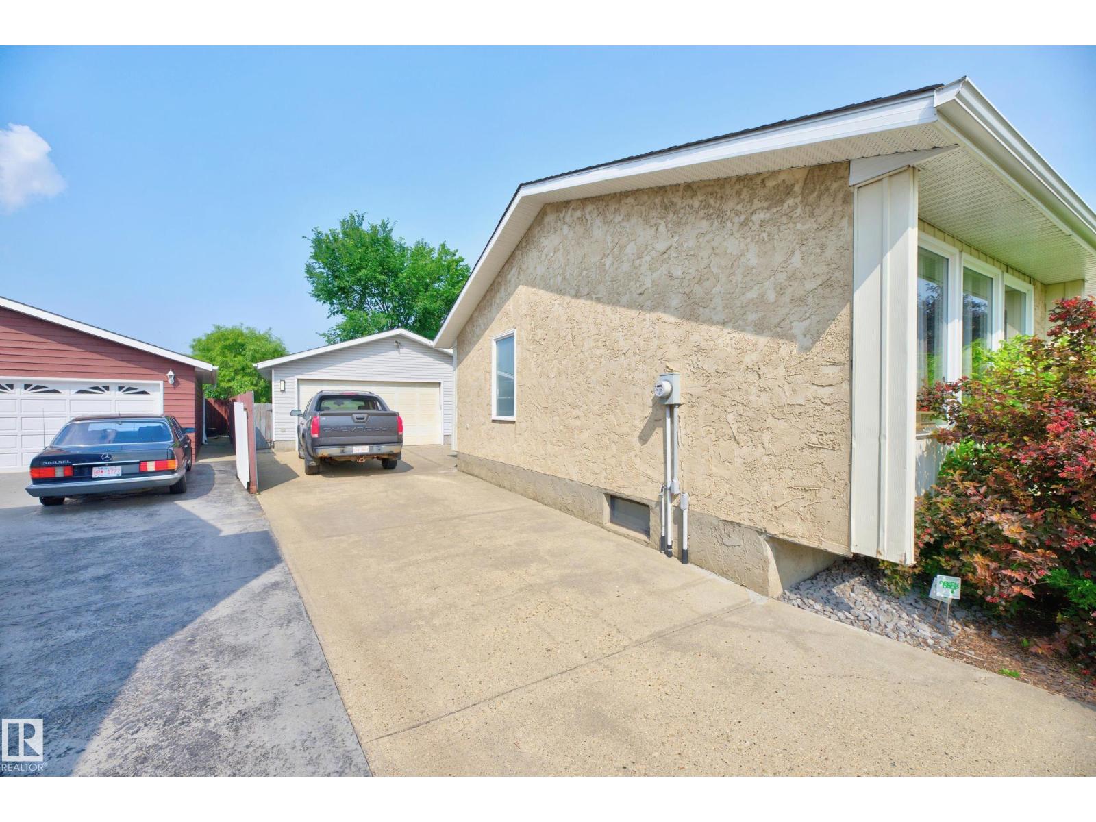 455 Huffman Cr NW, Edmonton, Alberta  T5A 4C7 - Photo 4 - E4500341