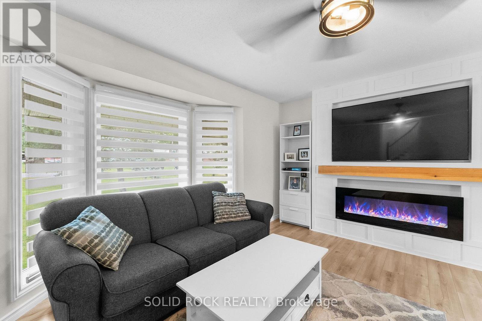 708 Mckenzie Avenue, Mcnab/braeside, Ontario  K7S 3G9 - Photo 12 - X13599456
