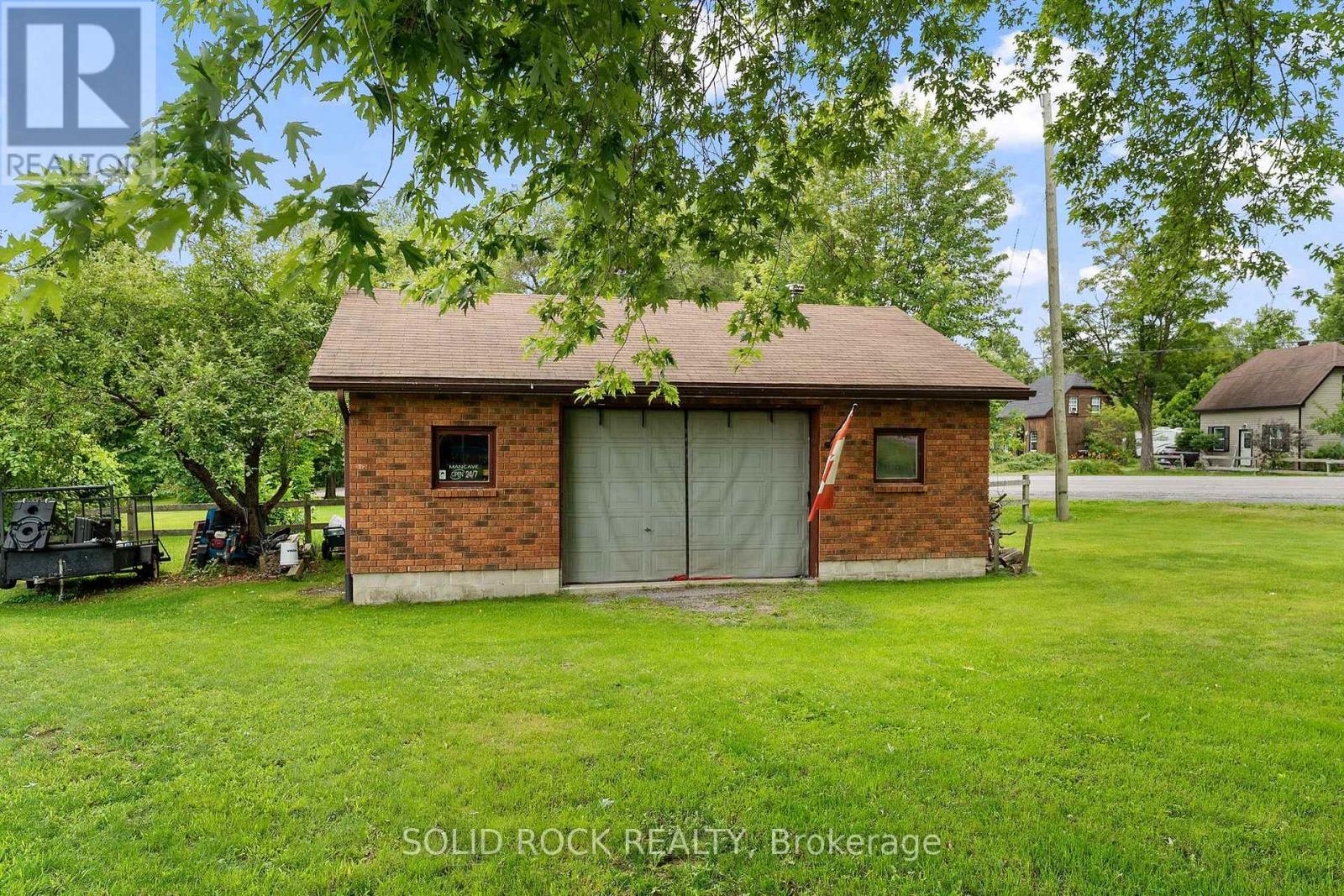 708 Mckenzie Avenue, Mcnab/braeside, Ontario  K7S 3G9 - Photo 30 - X13599456