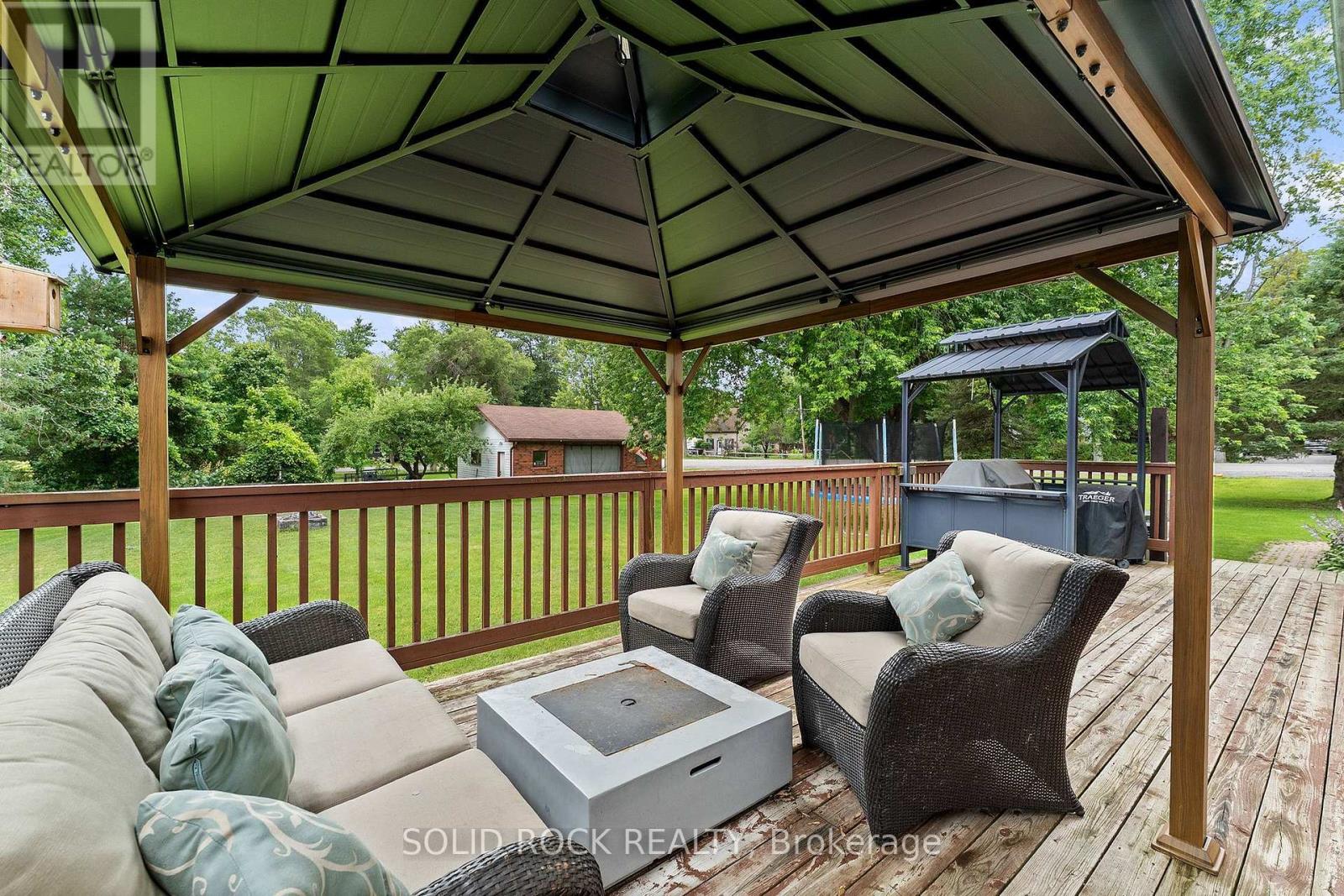 708 Mckenzie Avenue, Mcnab/braeside, Ontario  K7S 3G9 - Photo 35 - X13599456