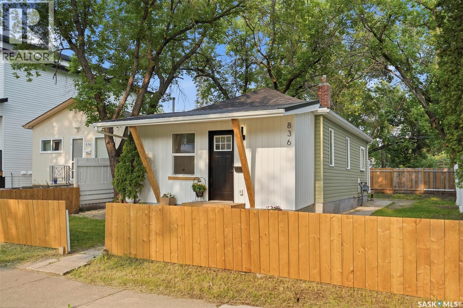 836 I Avenue S, Saskatoon, Saskatchewan  S7M 1Z3 - Photo 5 - SK043526