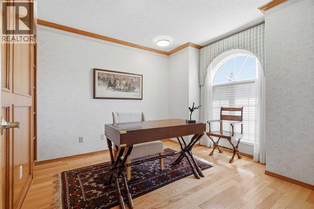 135 Shawnee Rise Sw, Calgary, Alberta  T2Y 2S3 - Photo 17 - A2329270