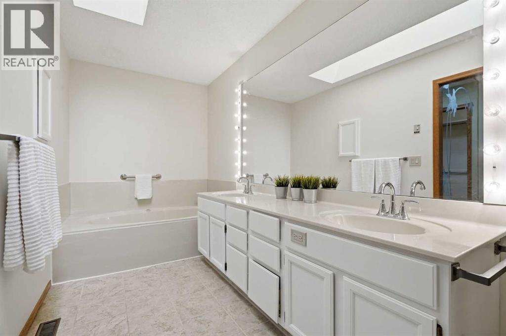 135 Shawnee Rise Sw, Calgary, Alberta  T2Y 2S3 - Photo 26 - A2329270
