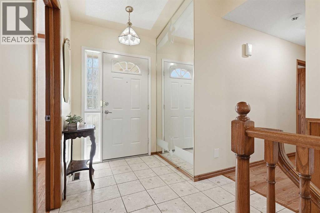 135 Shawnee Rise Sw, Calgary, Alberta  T2Y 2S3 - Photo 3 - A2329270