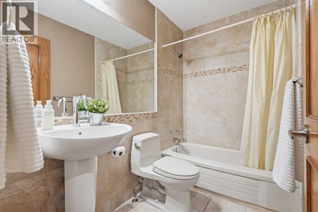 135 Shawnee Rise Sw, Calgary, Alberta  T2Y 2S3 - Photo 21 - A2329270