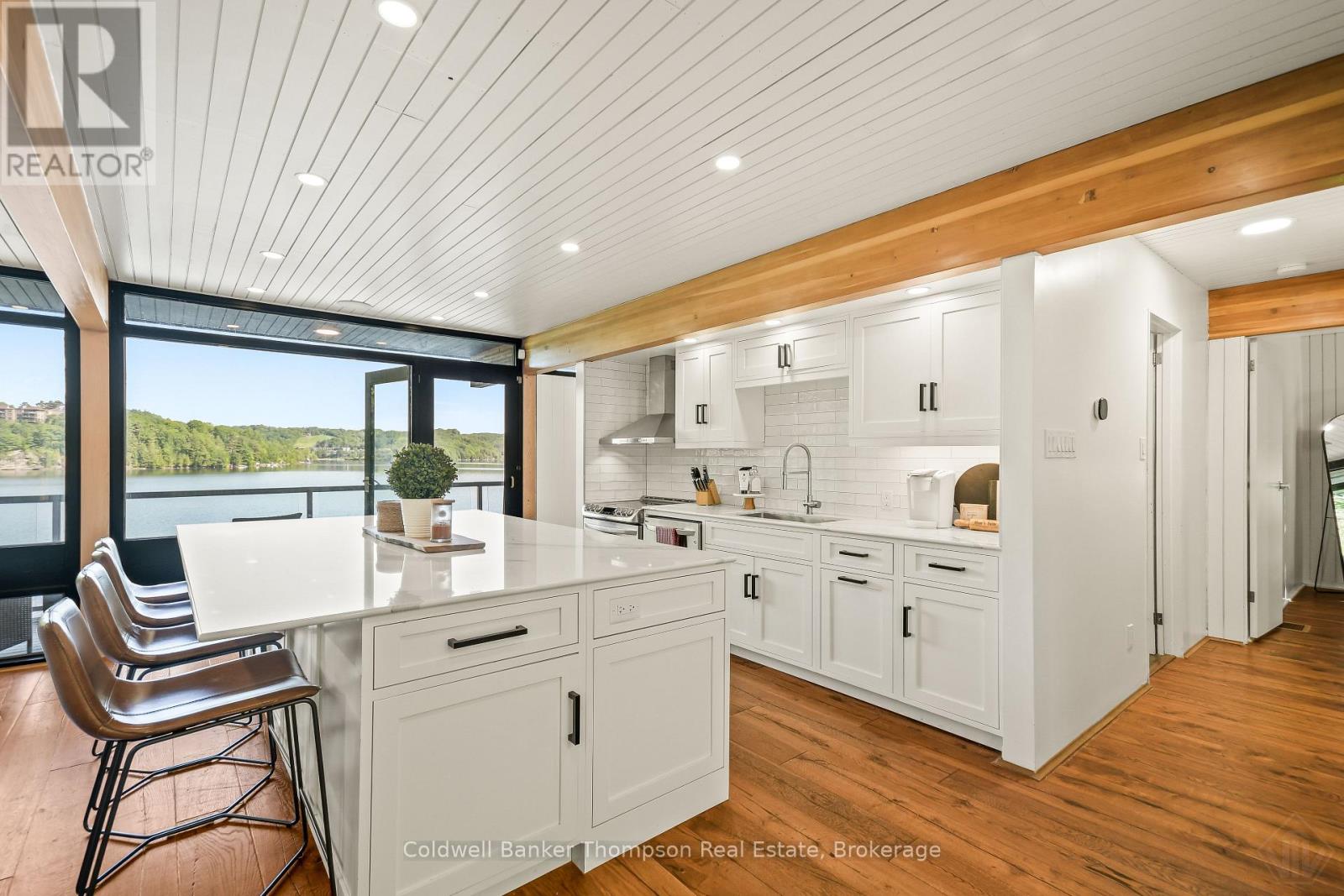 1053 Hemlock Point Lane, Lake Of Bays, Ontario P1H 2J6 - Photo 1 - X13487942