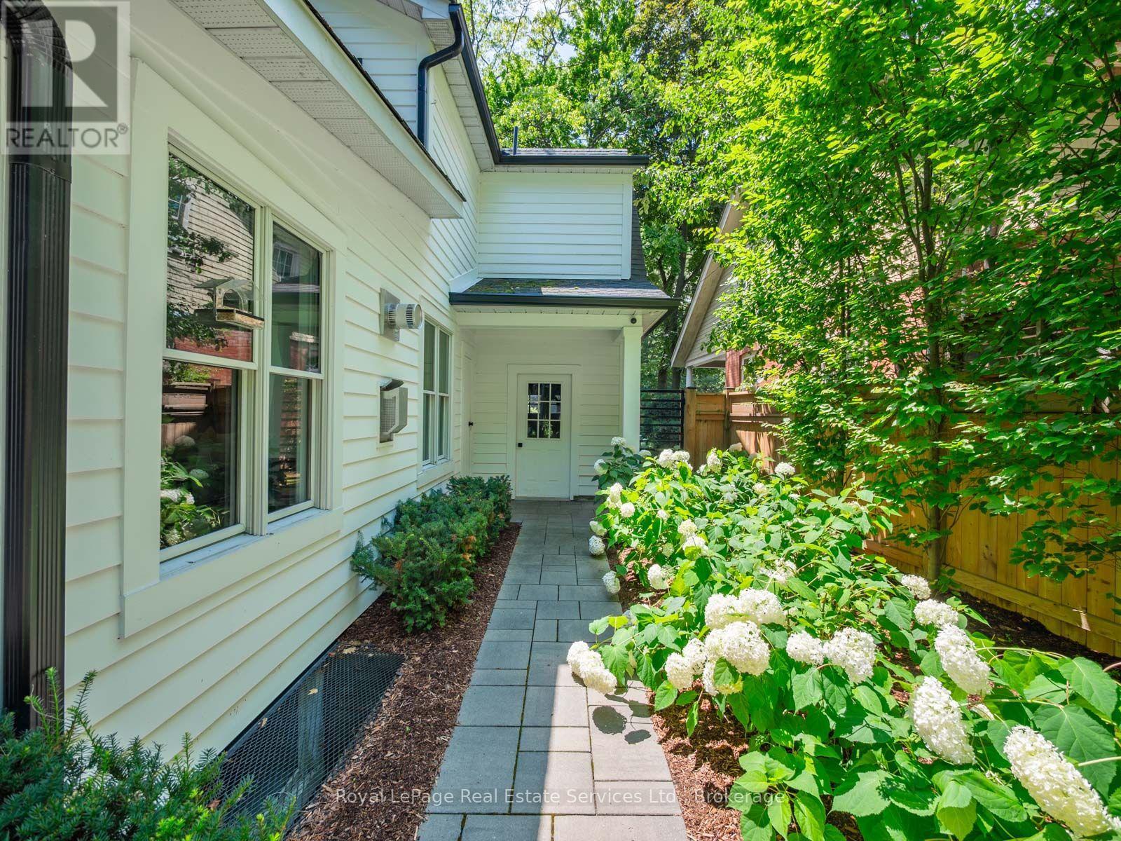 303 Watson Avenue, Oakville (Oo Old Oakville), Ontario  L6J 3V3 - Photo 34 - W13599614