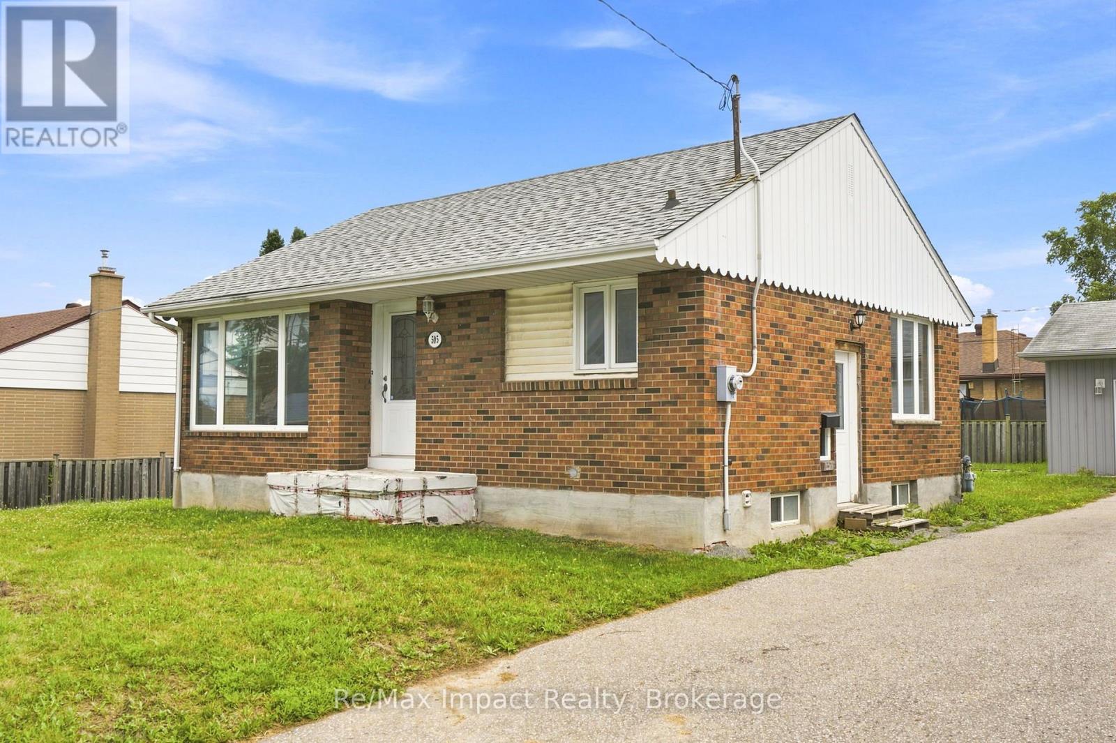 505 Annapolis Avenue, Oshawa, Ontario  L1J 2Y8 - Photo 4 - E13599698