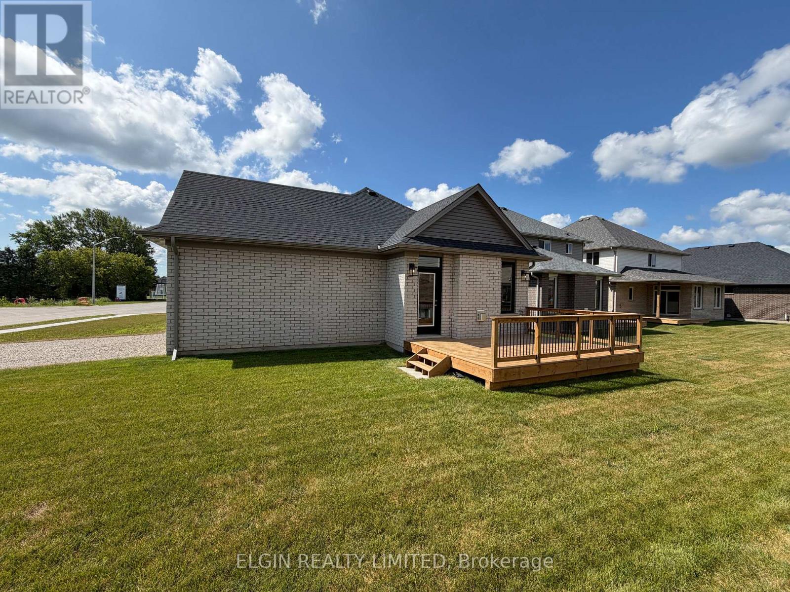 18 Braun Avenue, Tillsonburg, Ontario  N4G 0K5 - Photo 3 - X13599724