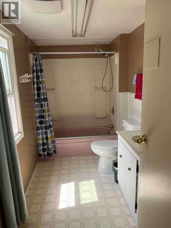 5008 48 Avenue, Caroline, Alberta  T0M 0M0 - Photo 9 - A2326546