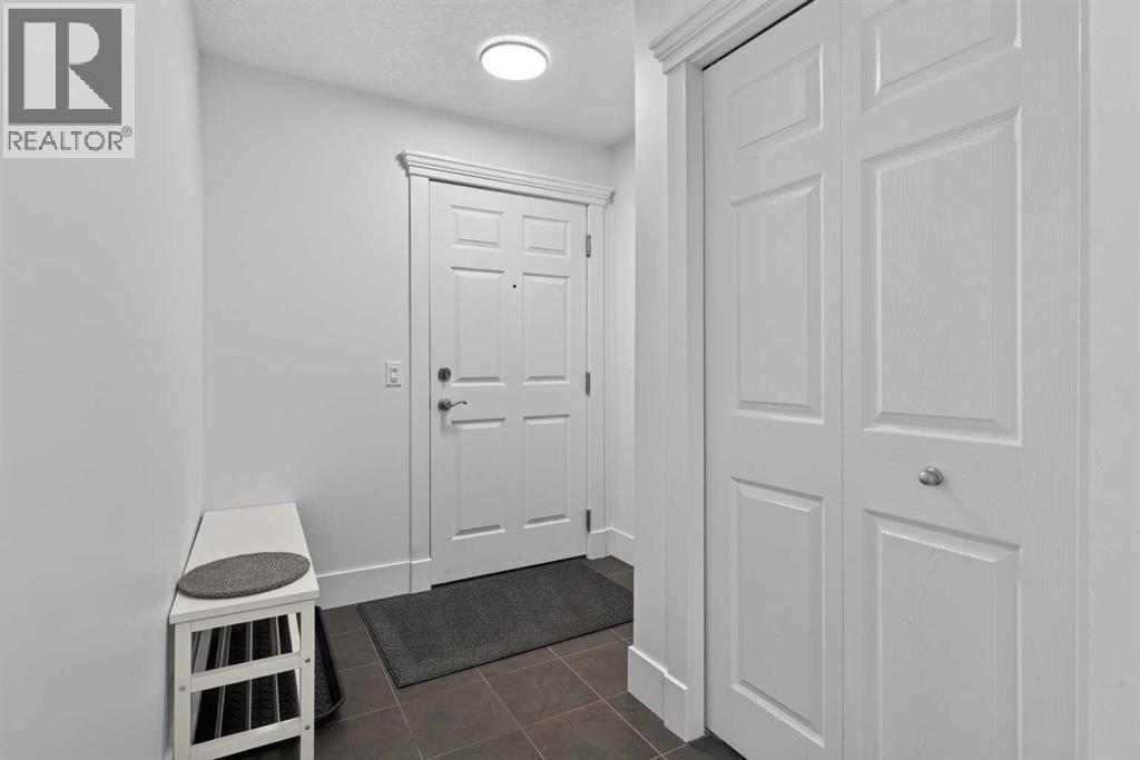 109, 500 Rocky Vista Gardens Nw, Calgary, Alberta T3G 0C3 - Photo 5 - A2328487