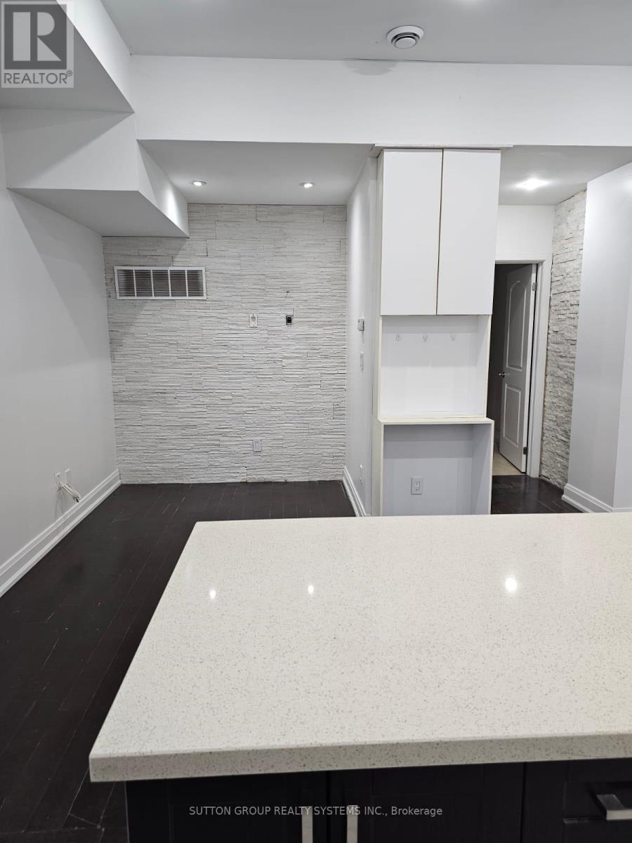 2 - 924 Danforth Avenue, Toronto, Ontario  M4J 1L9 - Photo 8 - E13593492