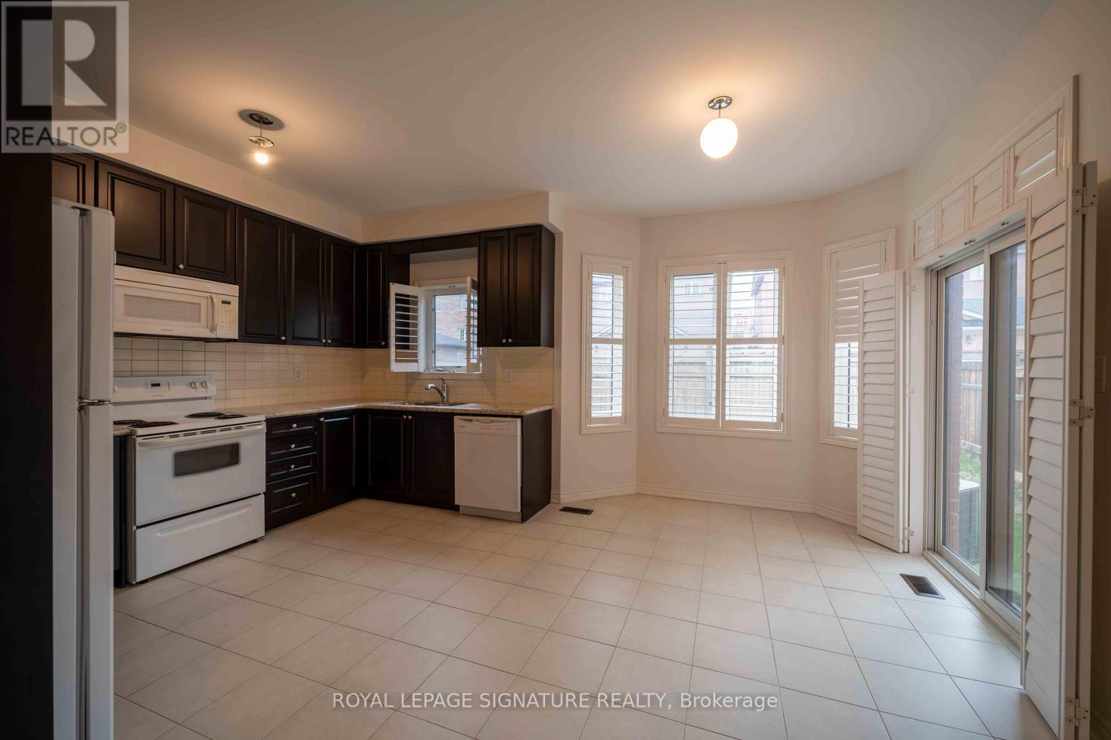5570 Meadowcrest Avenue, Mississauga, Ontario  L5M 0V1 - Photo 8 - W13599526