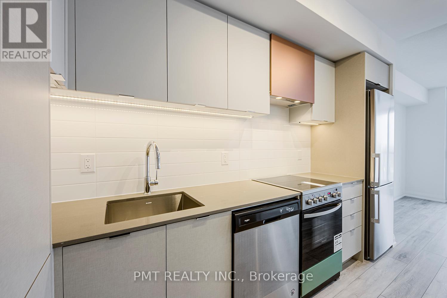 2001 - 30 Gibbs Road, Toronto, Ontario  M9B 0E4 - Photo 5 - W13599534