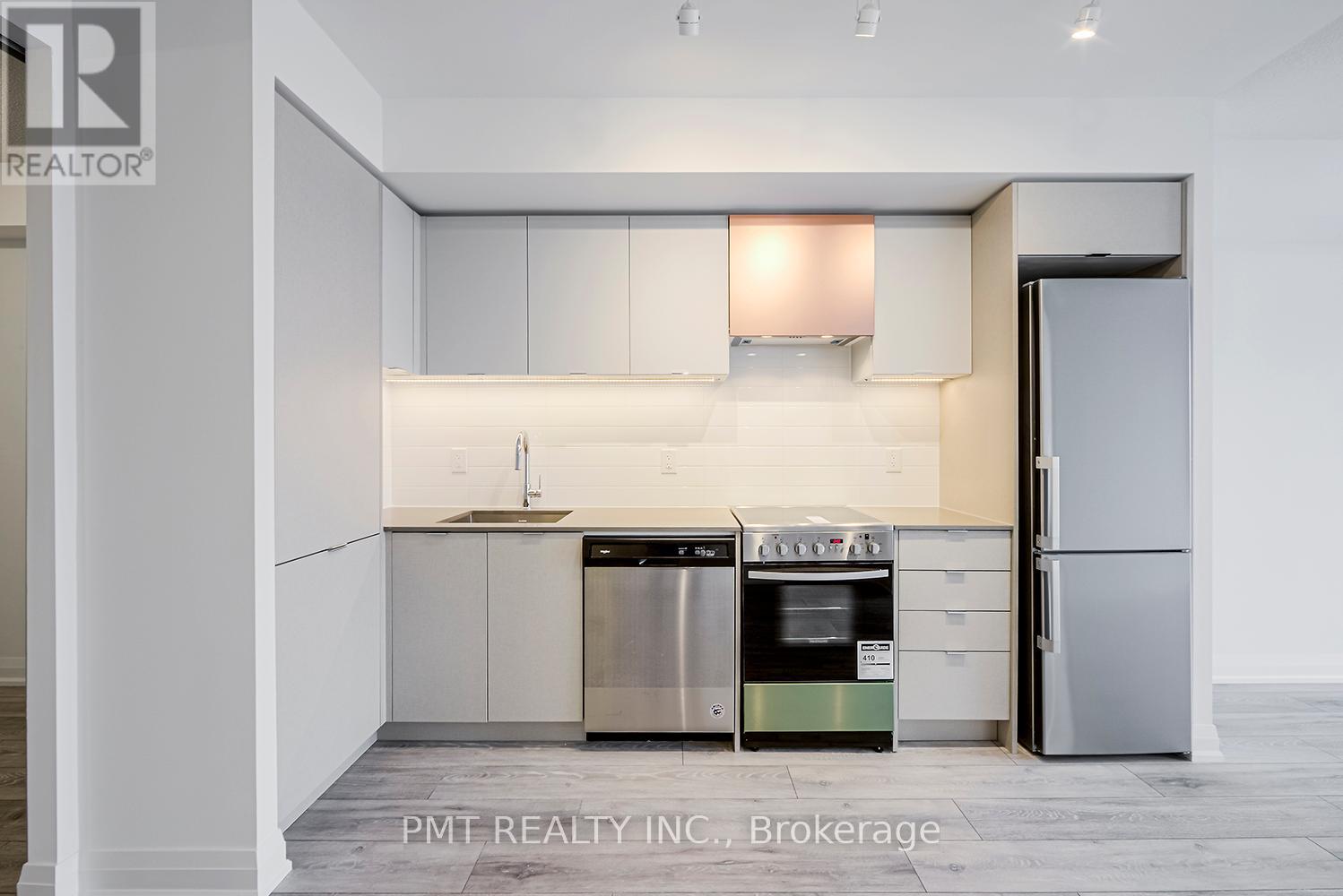 2001 - 30 Gibbs Road, Toronto, Ontario  M9B 0E4 - Photo 6 - W13599534