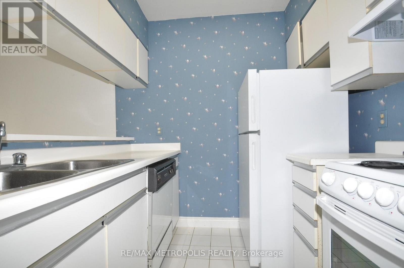 Ph01 - 880 Dundas Street W, Mississauga, Ontario  L5C 4H3 - Photo 12 - W13599576