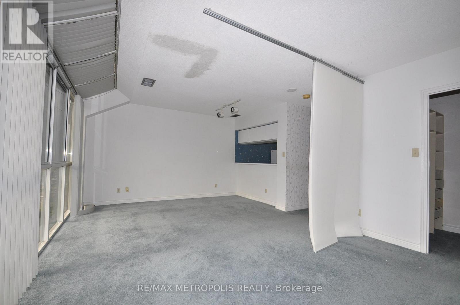 Ph01 - 880 Dundas Street W, Mississauga, Ontario  L5C 4H3 - Photo 9 - W13599576