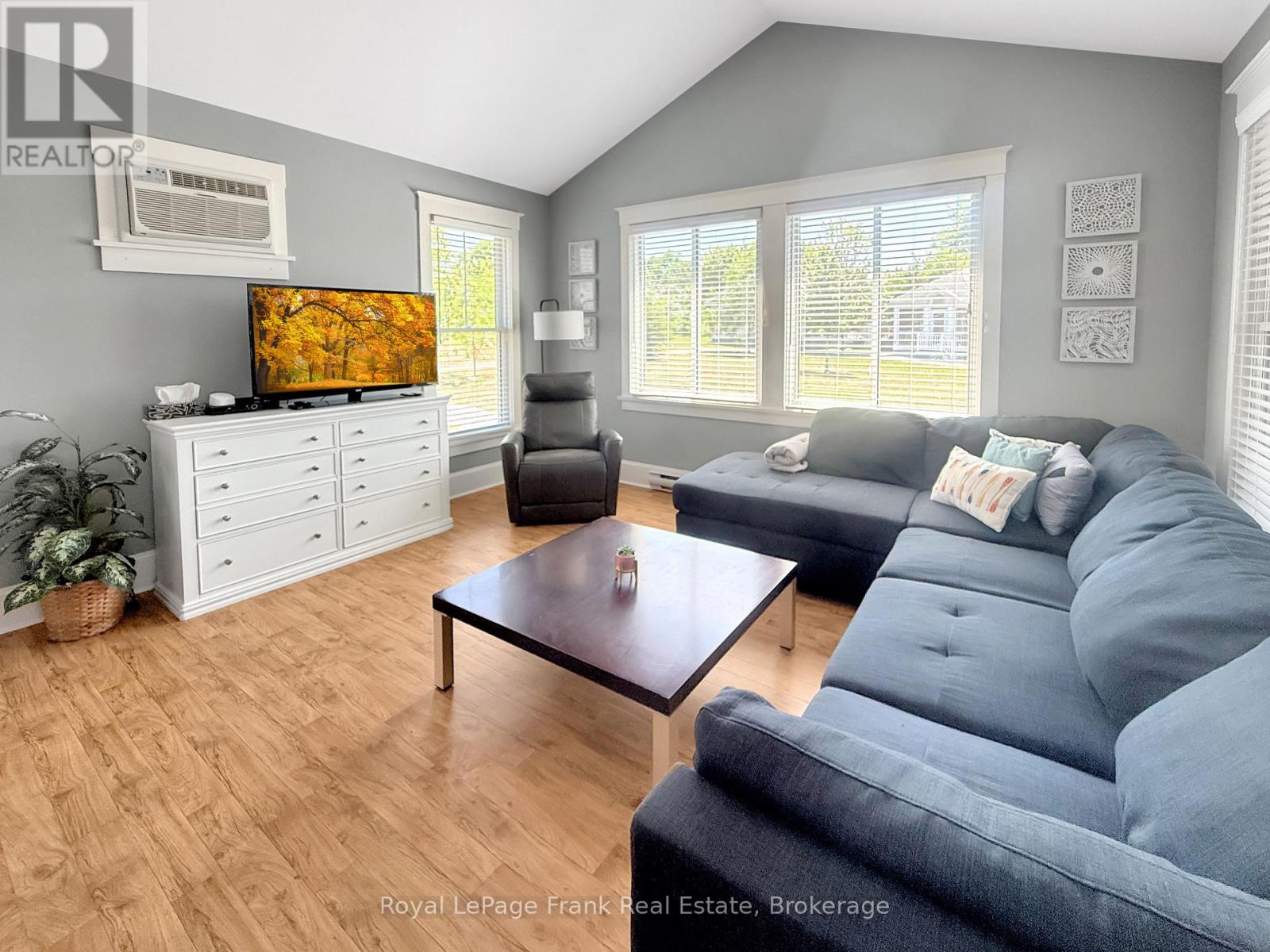 43 - 45 Butternut Lane, Prince Edward County, Ontario  K0K 1P0 - Photo 11 - X13599538