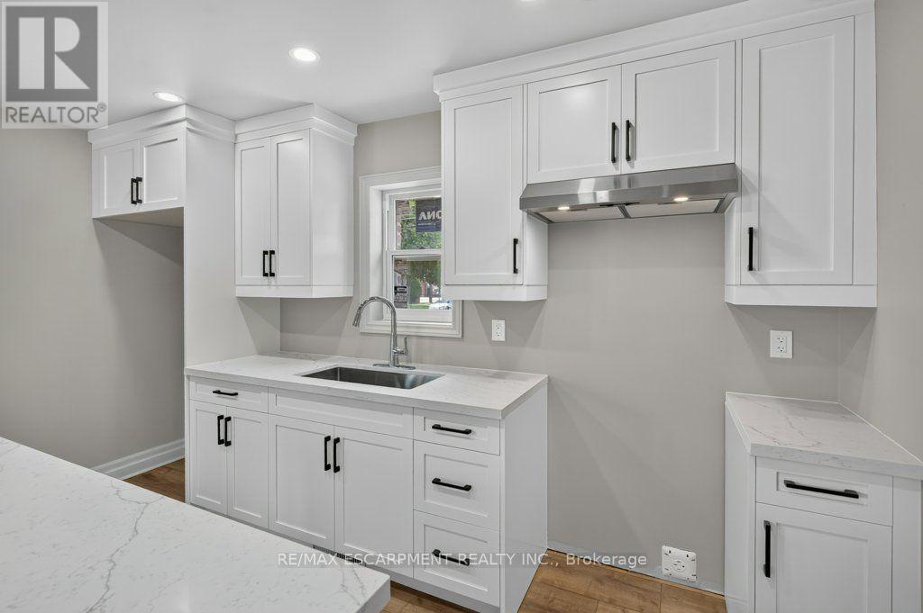 220 East 13th Street, Hamilton, Ontario  L9A 3Z7 - Photo 12 - X13599572
