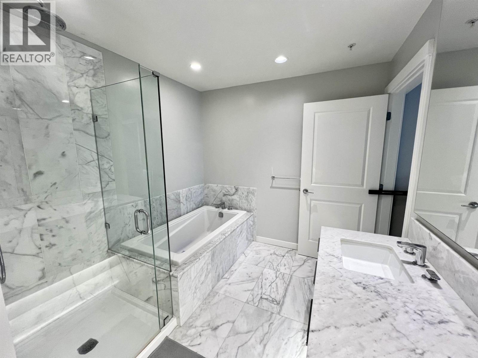 609 5628 BIRNEY AVENUE — photo 4