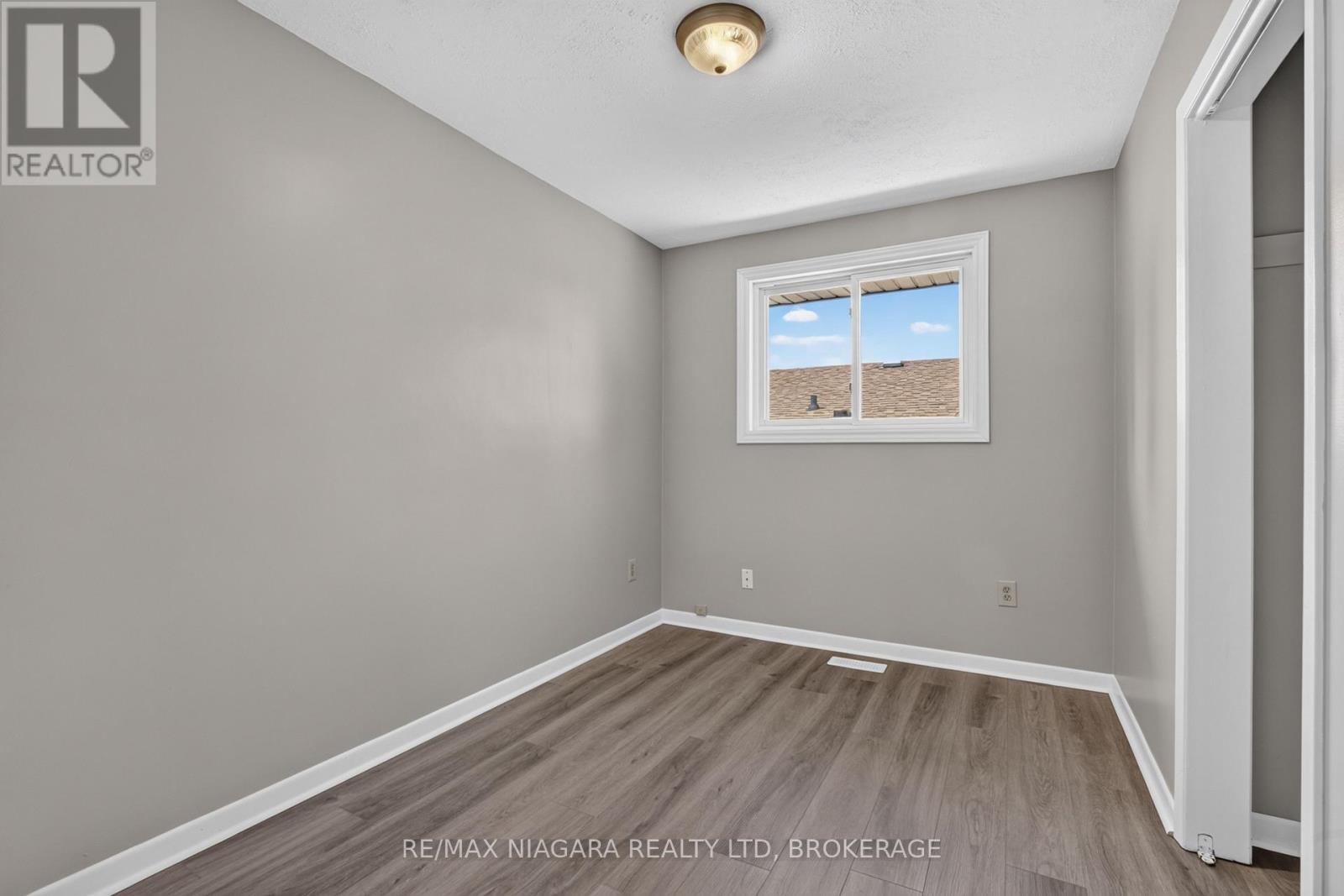 4074 Brookdale Drive, Niagara Falls, Ontario  L2H 2B3 - Photo 17 - X13599748