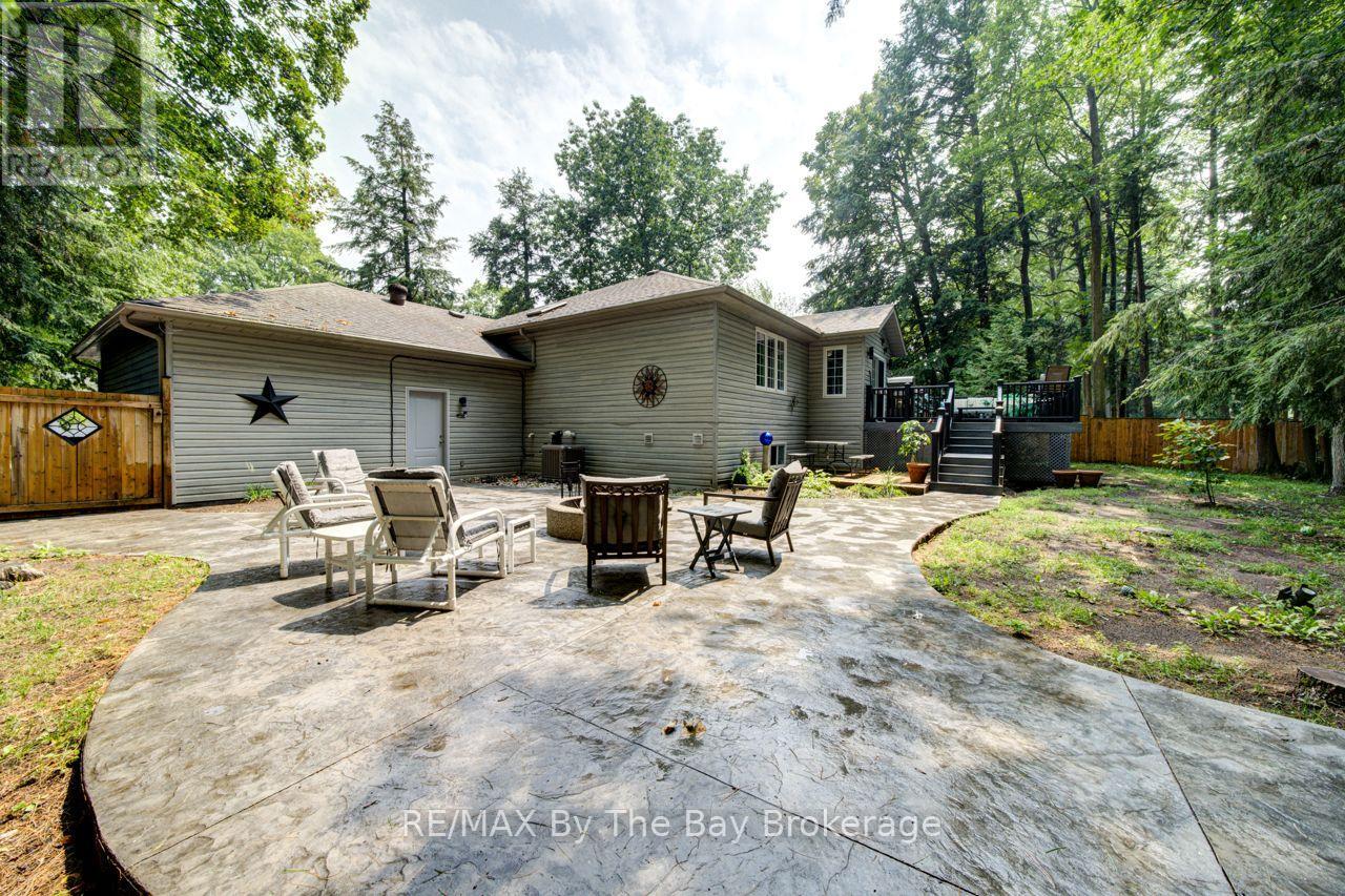 22 Downer Crescent, Wasaga Beach, Ontario  L9Z 1C2 - Photo 44 - S13597040
