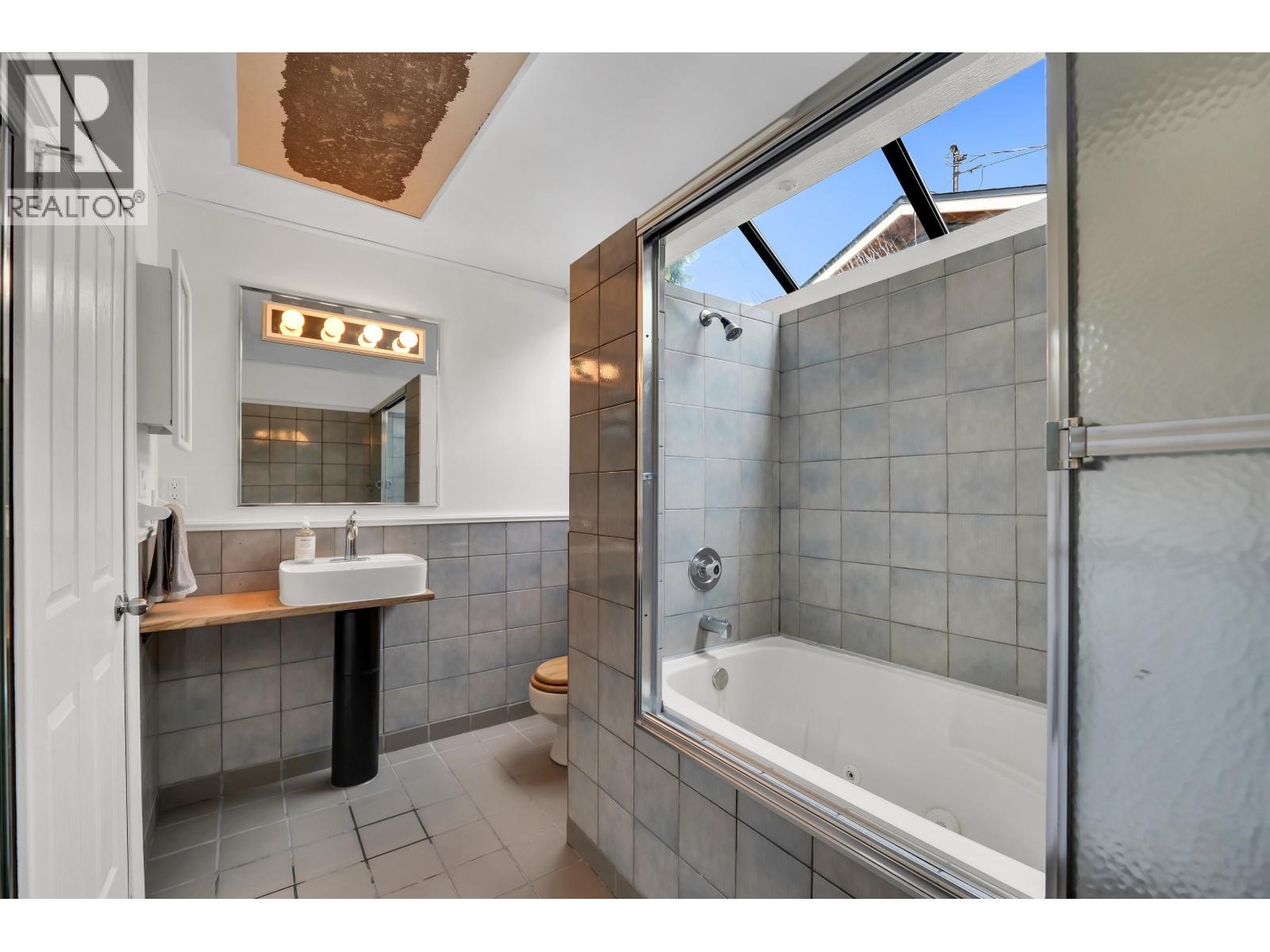 38089 Guilford Drive, Squamish, British Columbia  V8B 0X5 - Photo 11 - R3149471